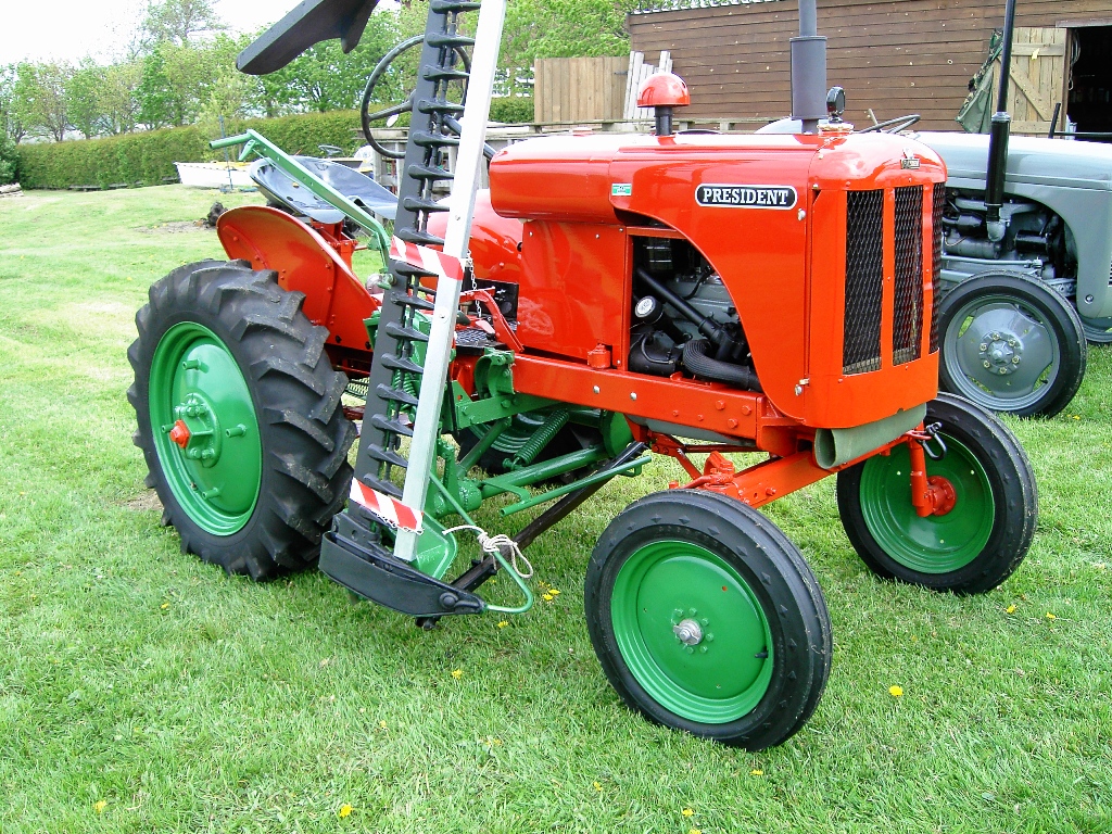 201457161131_tractor 5.jpg